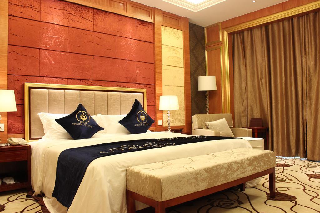 Golden Peacock Resort Hotel Beira Room photo
