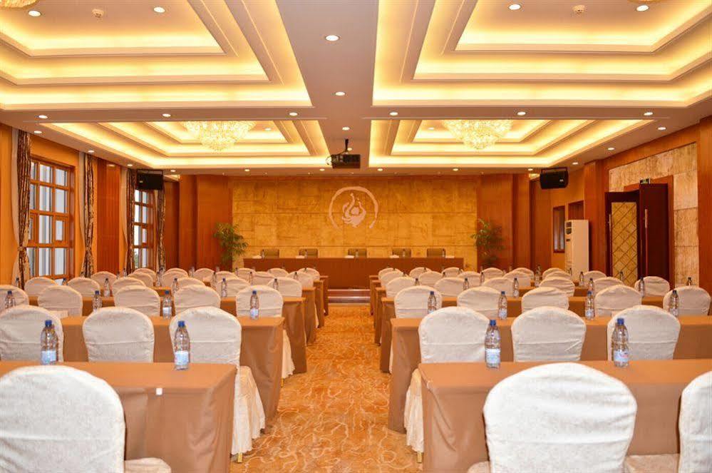 Golden Peacock Resort Hotel Beira Exterior photo